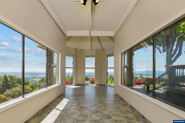 3794 East Nanitch Cir S, Salem, OR 97306