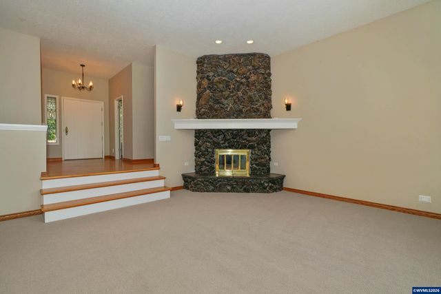 3794 East Nanitch Cir S, Salem, OR 97306