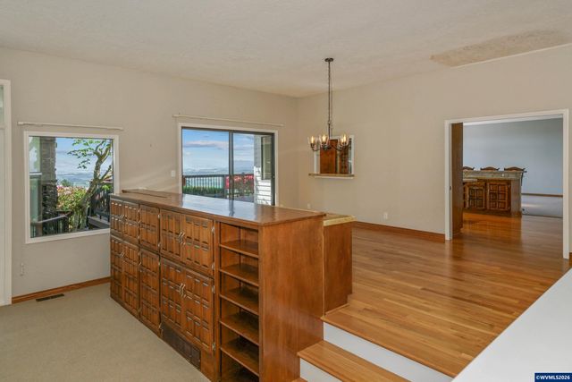 3794 East Nanitch Cir S, Salem, OR 97306