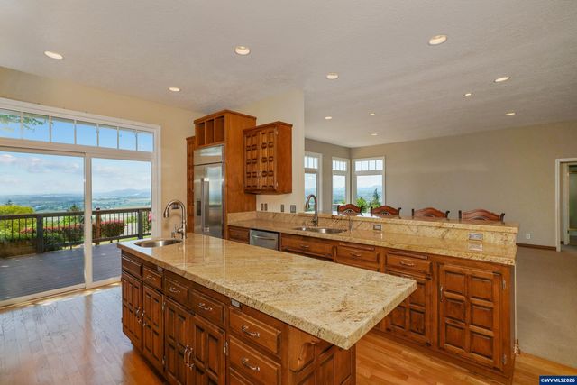 3794 East Nanitch Cir S, Salem, OR 97306