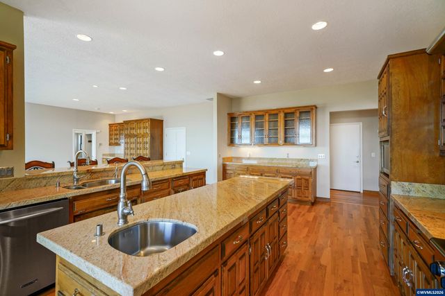 3794 East Nanitch Cir S, Salem, OR 97306