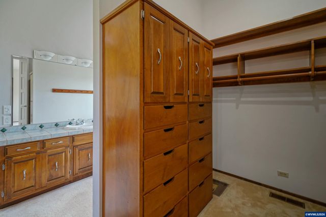 3794 East Nanitch Cir S, Salem, OR 97306