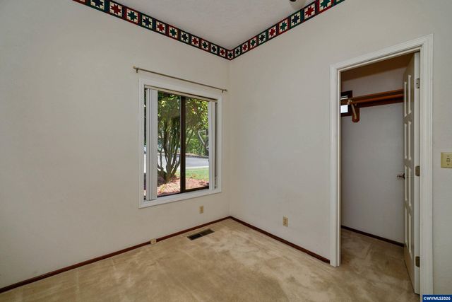 3794 East Nanitch Cir S, Salem, OR 97306