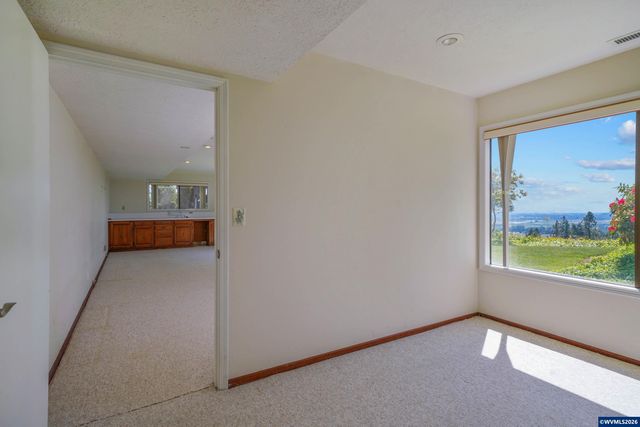 3794 East Nanitch Cir S, Salem, OR 97306