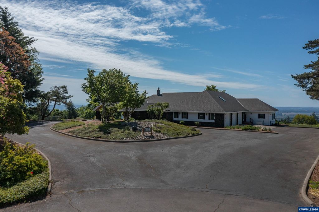 3794 East Nanitch Cir S, Salem, OR 97306