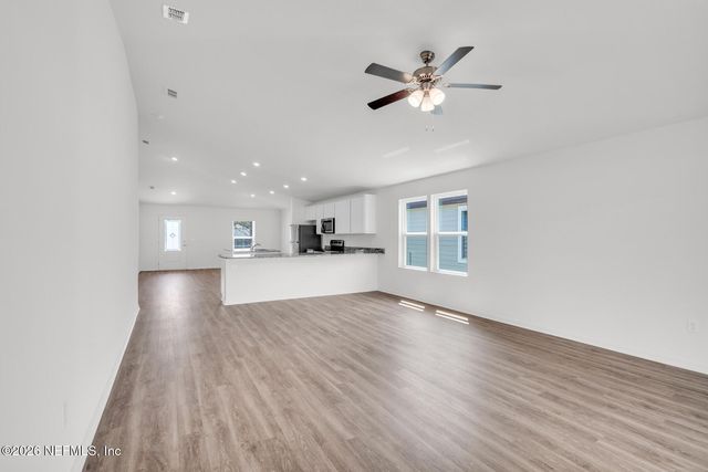 3242 MISSION OAK Place, Green Cove Springs, FL 32043