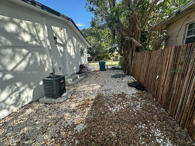 7460 NW 17th Ave, Miami, FL 33147