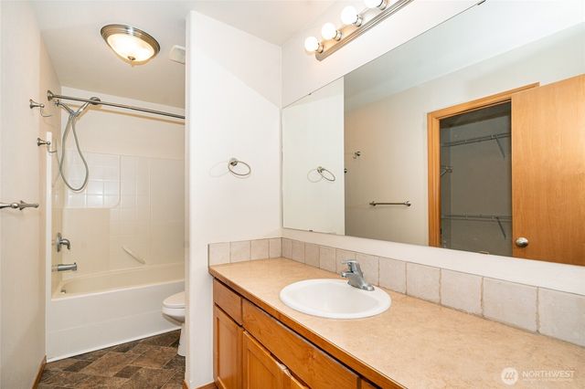 241 Parkside Loop, Napavine, WA 98565