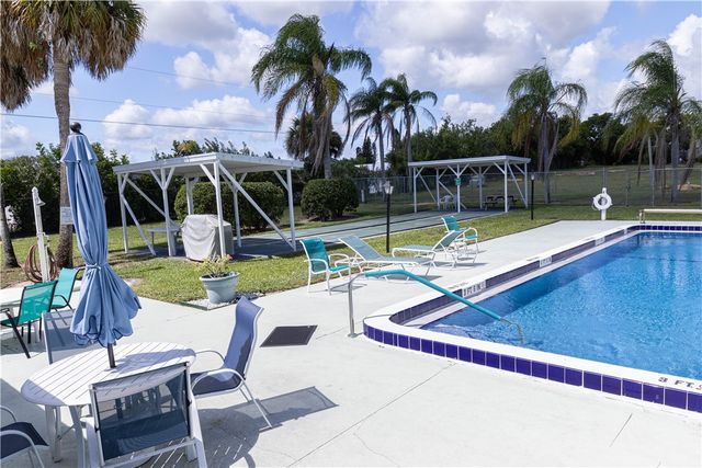 6171 98th Road, Sebastian, FL 32958