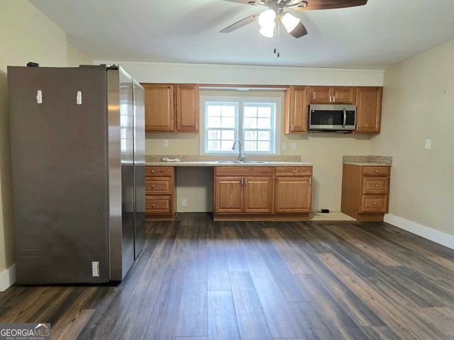 75 Mathis Lake Road, Thomaston, GA 30286