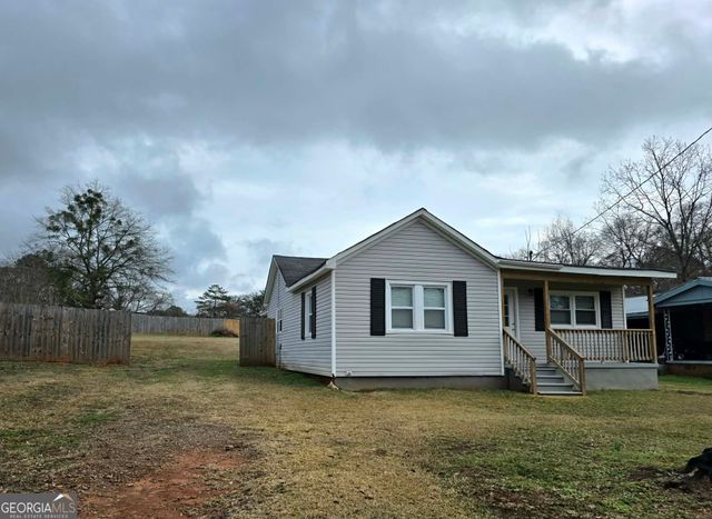 75 Mathis Lake Road, Thomaston, GA 30286