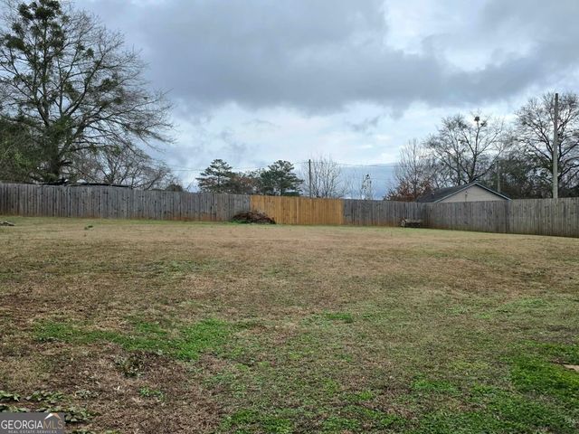 75 Mathis Lake Road, Thomaston, GA 30286