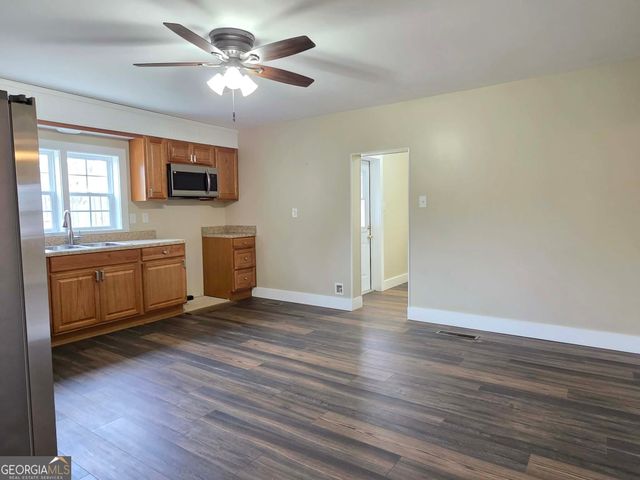 75 Mathis Lake Road, Thomaston, GA 30286