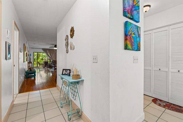 5326 LAKE ARROWHEAD TRAIL 7, Sarasota, FL 34231