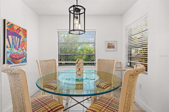 5326 LAKE ARROWHEAD TRAIL 7, Sarasota, FL 34231