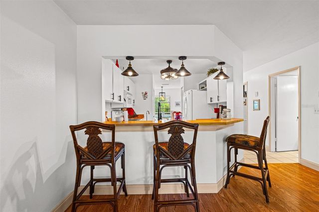 5326 LAKE ARROWHEAD TRAIL 7, Sarasota, FL 34231