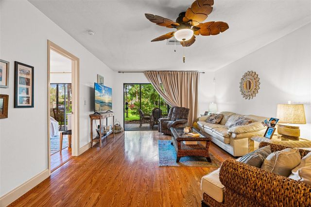 5326 LAKE ARROWHEAD TRAIL 7, Sarasota, FL 34231