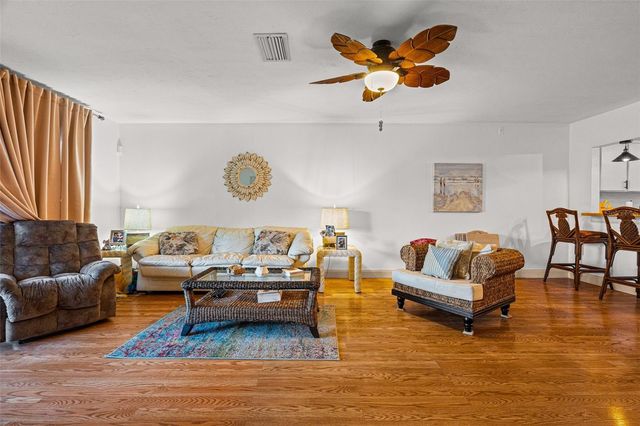 5326 LAKE ARROWHEAD TRAIL 7, Sarasota, FL 34231
