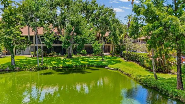 5326 LAKE ARROWHEAD TRAIL 7, Sarasota, FL 34231