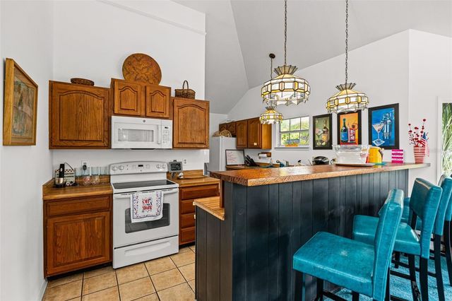5326 LAKE ARROWHEAD TRAIL 7, Sarasota, FL 34231