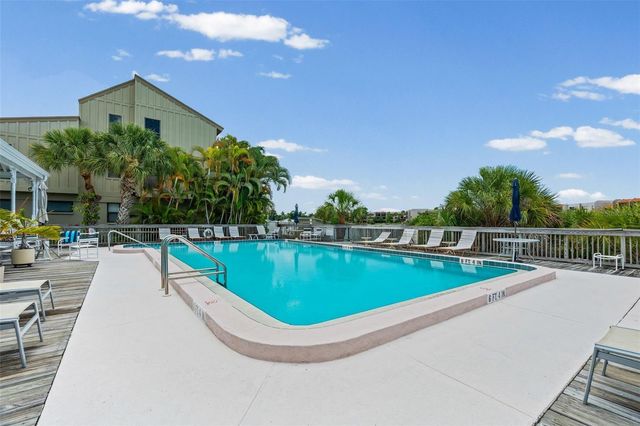 5326 LAKE ARROWHEAD TRAIL 7, Sarasota, FL 34231