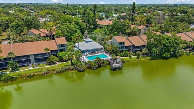 5326 LAKE ARROWHEAD TRAIL 7, Sarasota, FL 34231