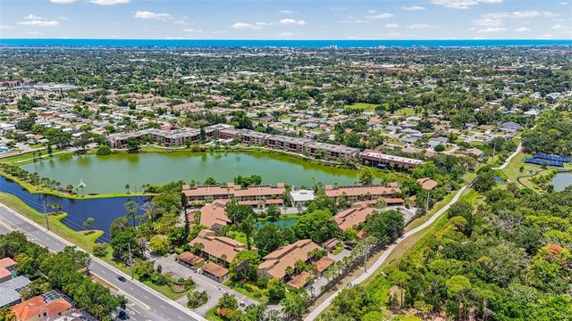 5326 LAKE ARROWHEAD TRAIL 7, Sarasota, FL 34231