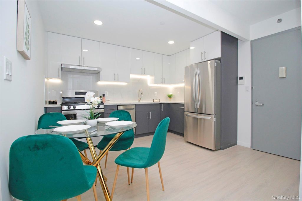 13450 Blossom Avenue 4C, Flushing, NY 11355 — photo 3