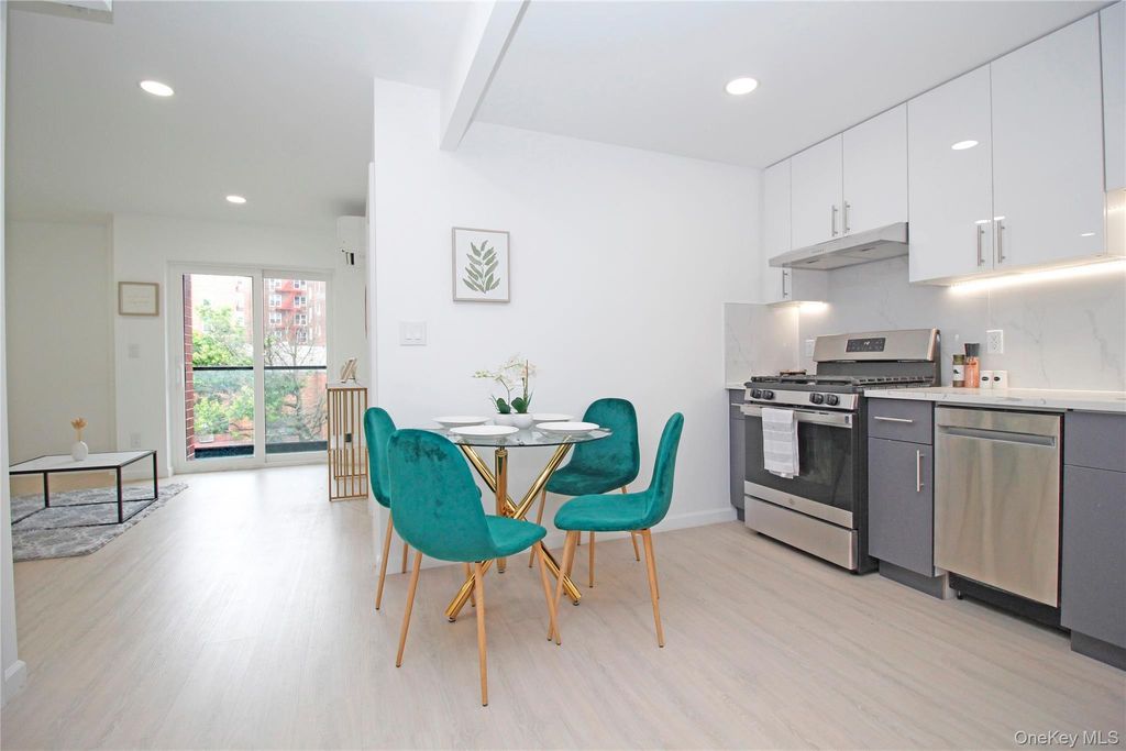 13450 Blossom Avenue 4C, Flushing, NY 11355 — photo 4