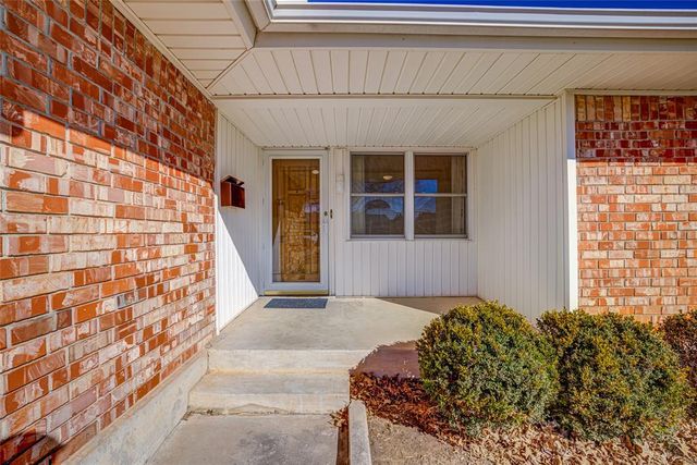 133 SW 14th Street, Moore, OK 73160