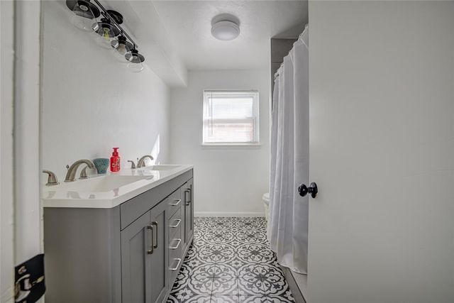 133 SW 14th Street, Moore, OK 73160