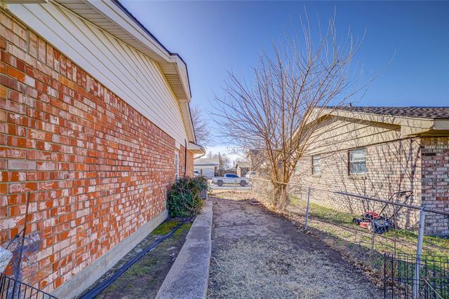 133 SW 14th Street, Moore, OK 73160