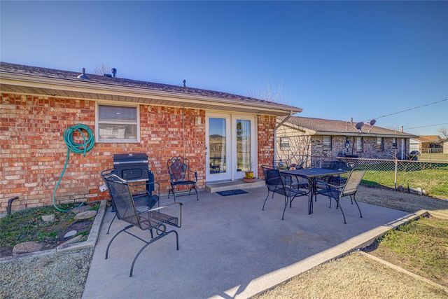 133 SW 14th Street, Moore, OK 73160