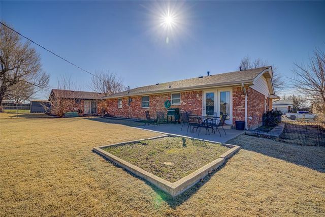 133 SW 14th Street, Moore, OK 73160