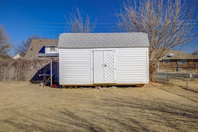 133 SW 14th Street, Moore, OK 73160