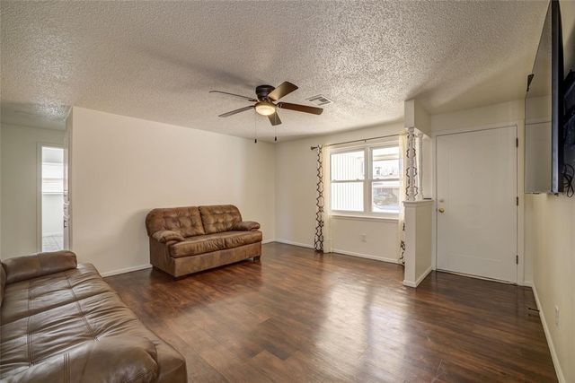 133 SW 14th Street, Moore, OK 73160