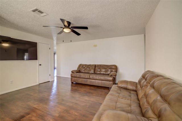 133 SW 14th Street, Moore, OK 73160