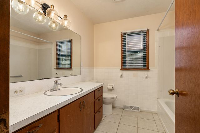 8249 W Spruce Lane, Springfield, MO 65802