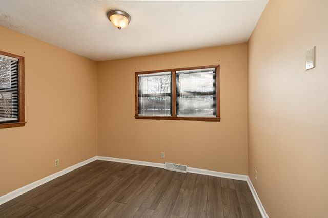 8249 W Spruce Lane, Springfield, MO 65802