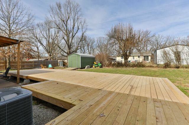 8249 W Spruce Lane, Springfield, MO 65802