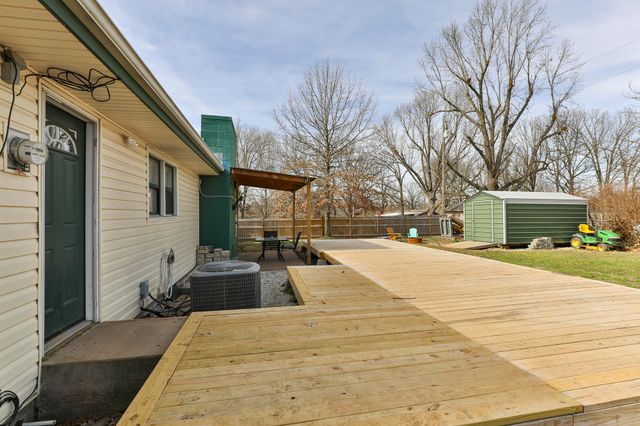 8249 W Spruce Lane, Springfield, MO 65802