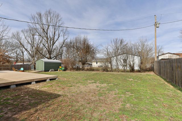 8249 W Spruce Lane, Springfield, MO 65802