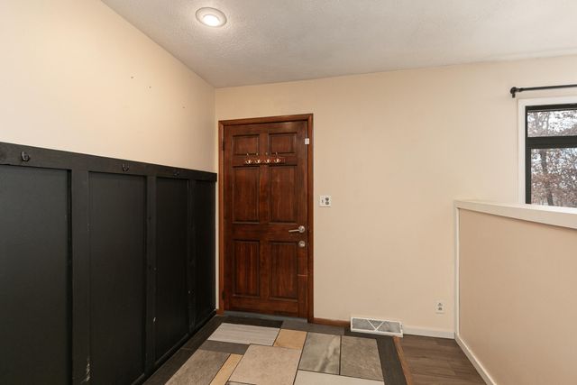 8249 W Spruce Lane, Springfield, MO 65802