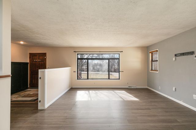 8249 W Spruce Lane, Springfield, MO 65802