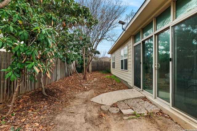 9002 Summit Lake, San Antonio, TX 78245