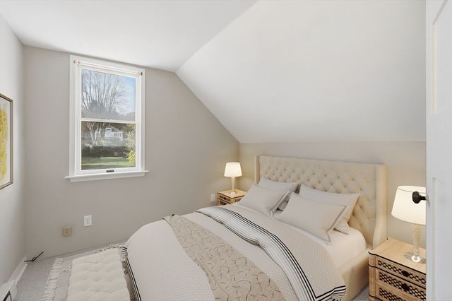 28 W Prescott St, Westford, MA 01886