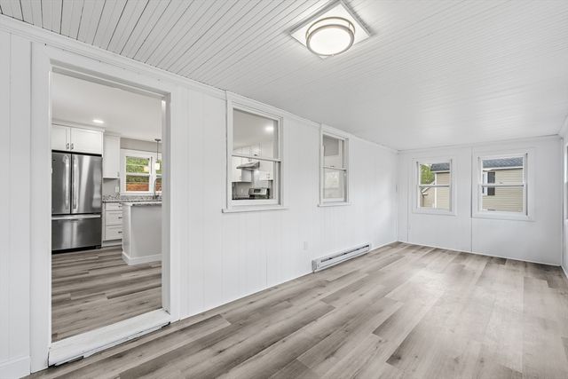 28 W Prescott St, Westford, MA 01886