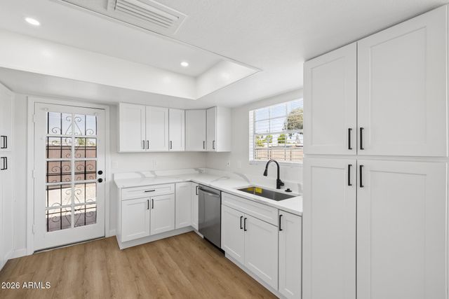 6701 S JENTILLY Lane, Tempe, AZ 85283