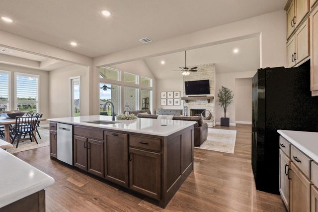 180 Waterview Drive, Gunter, TX 75058