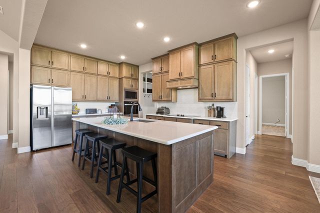 180 Waterview Drive, Gunter, TX 75058